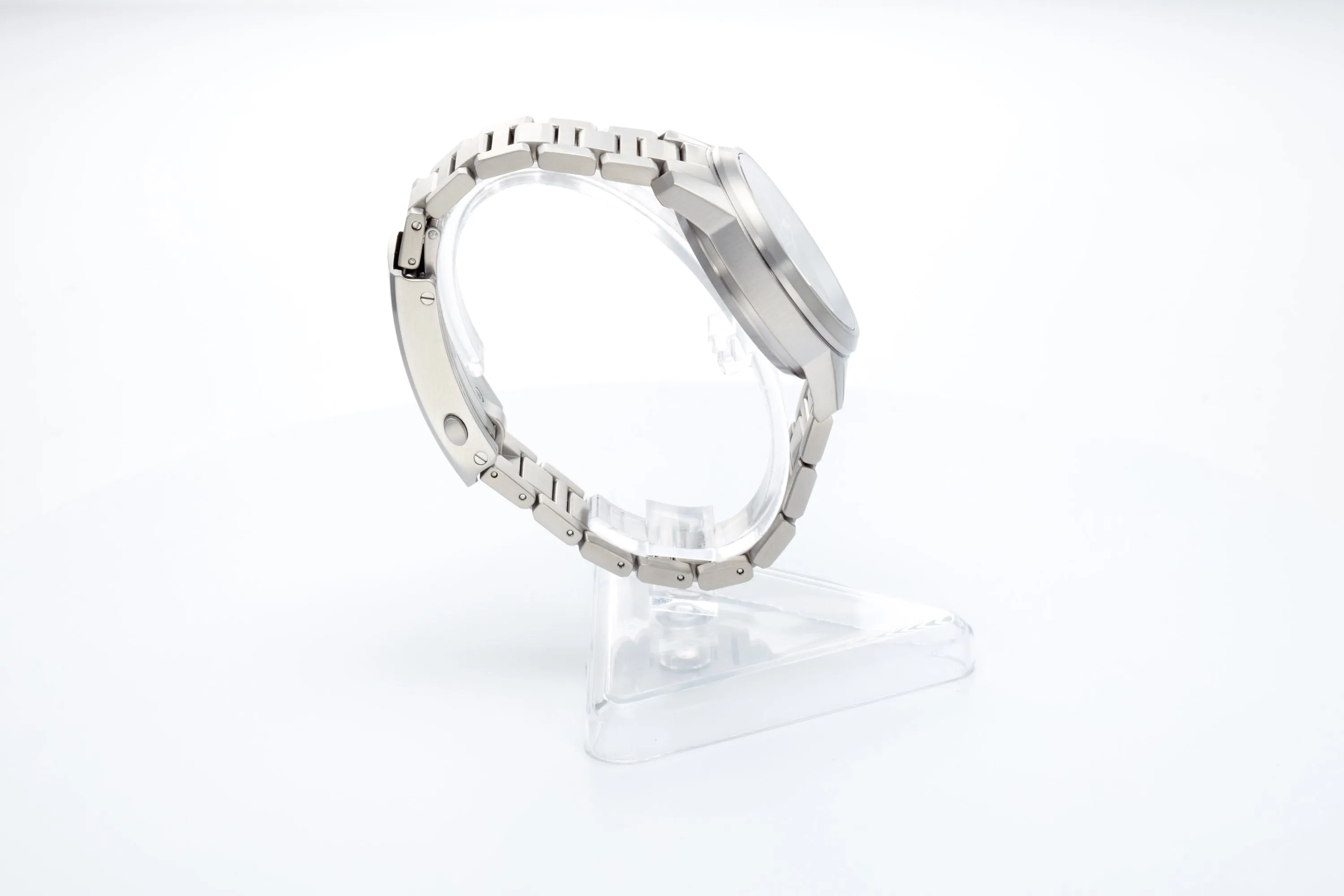 Aurora Field 38mm Ti 'Crystallised Ti' Limited Edition