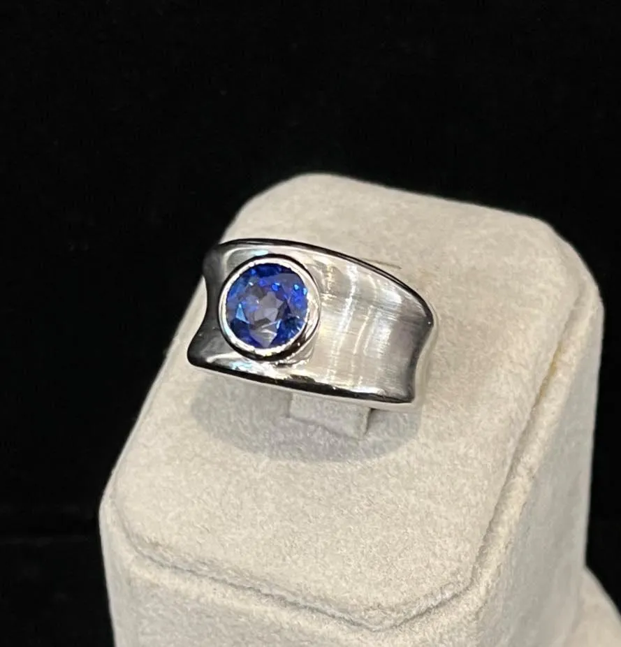 Contemporary White Gold Royal Blue Sapphire Ring