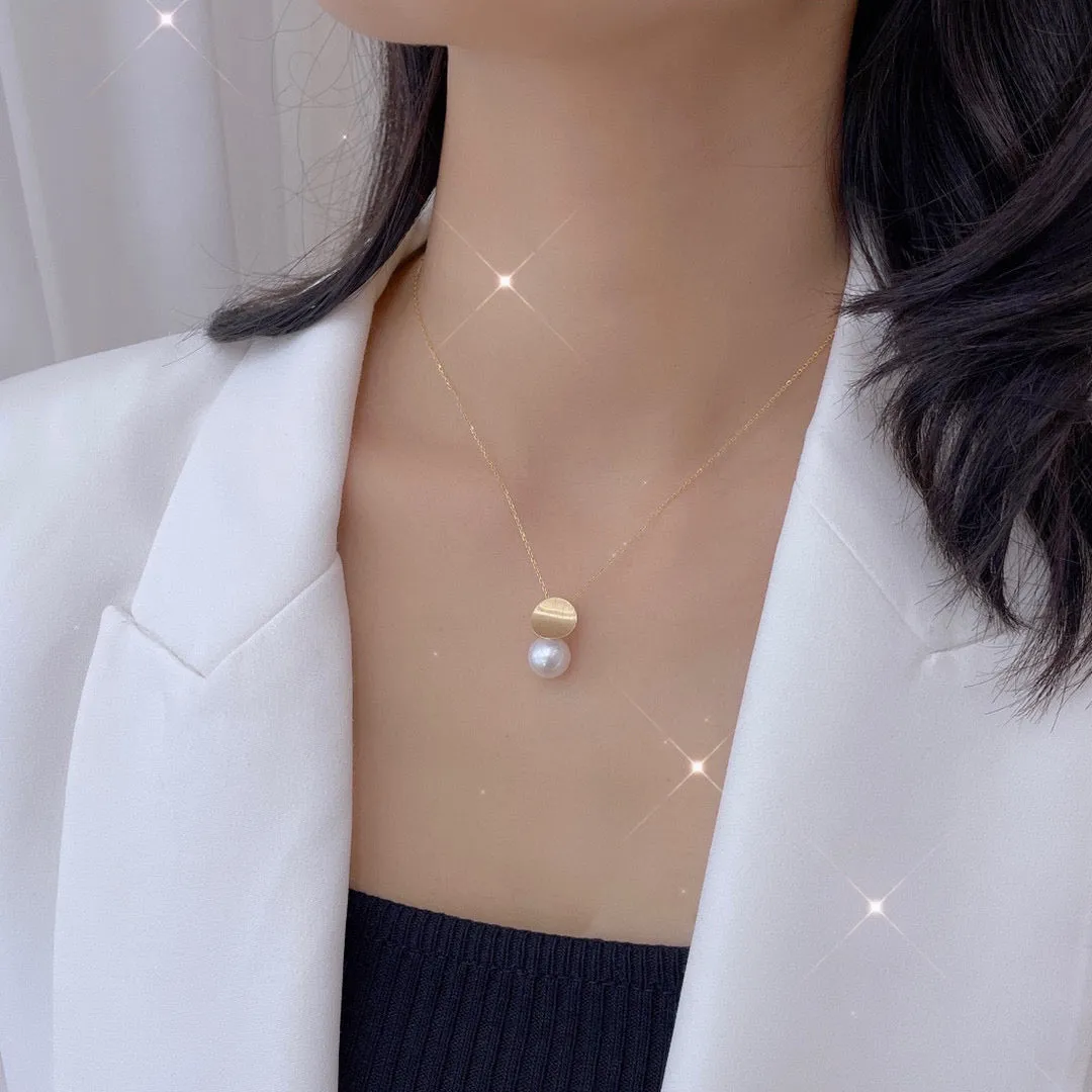 freshwater pearl necklace*