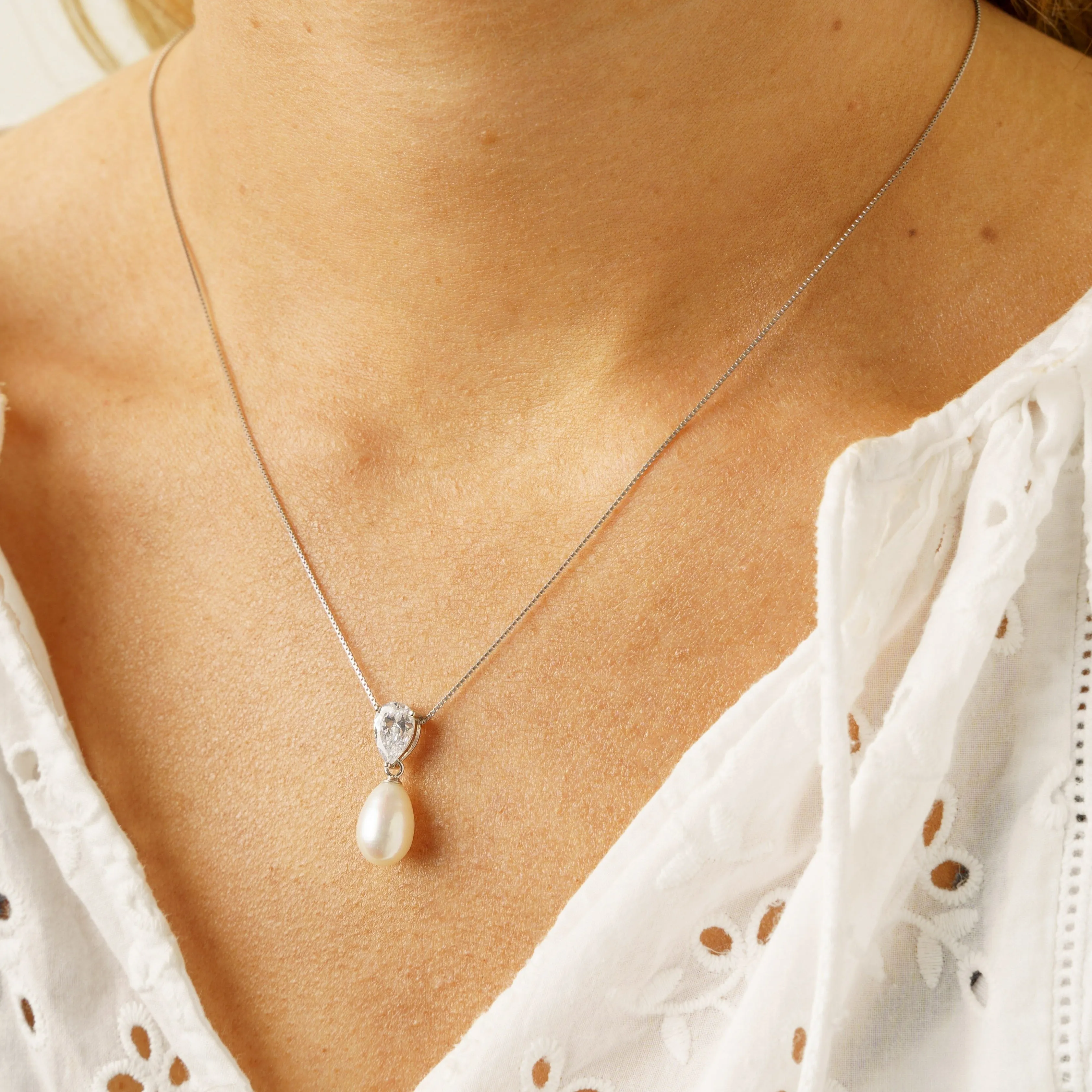 PURE MOMENTS PENDANT