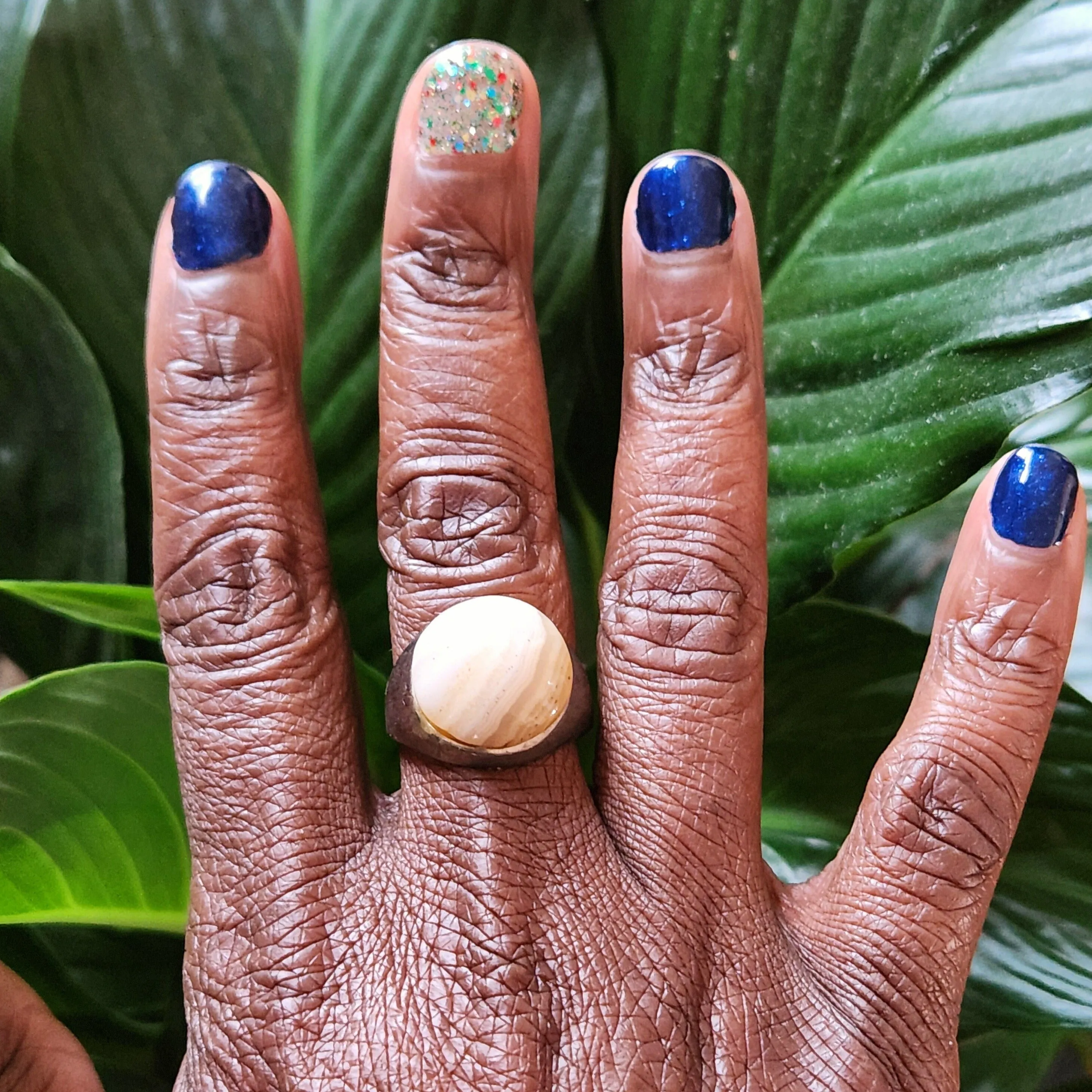Que Oval Ring
